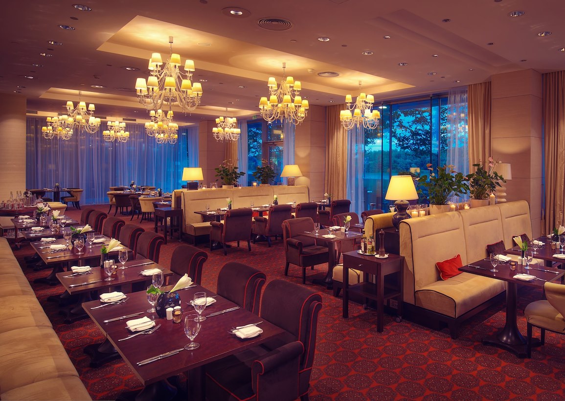RIVERBANK Restaurant interior